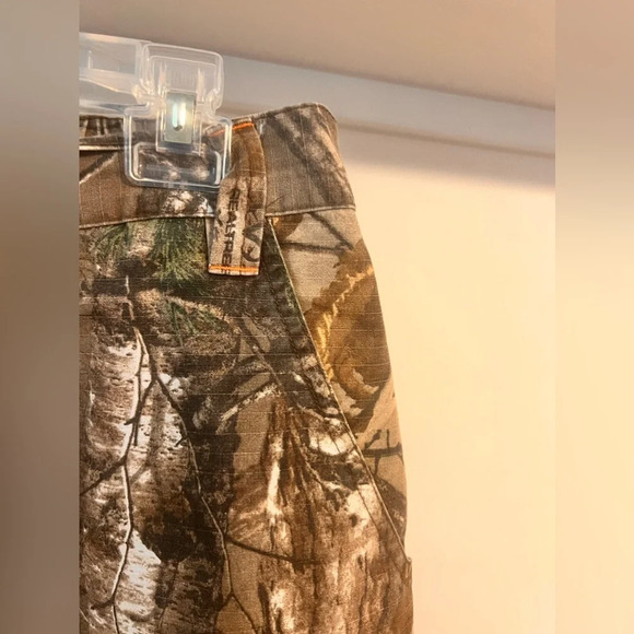 Men’s Field & Stream Camo Pants - Picture 9 of 11